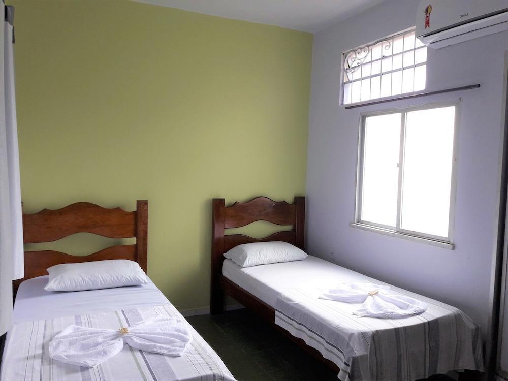 Hostel Dez De Julho Nin Ngoại thất bức ảnh