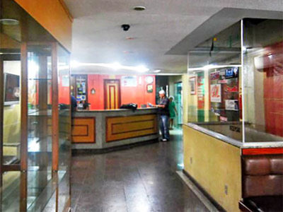 Hostel Dez De Julho Nin Ngoại thất bức ảnh
