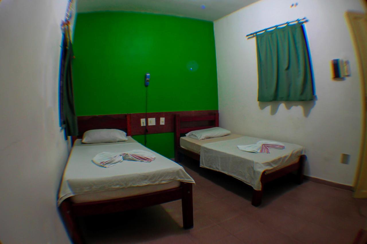 Hostel Dez De Julho Nin Phòng bức ảnh